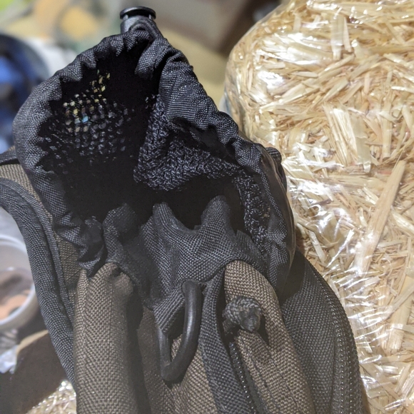 Columbia Large Hiking Fanny Pack - Picture 9 of 13